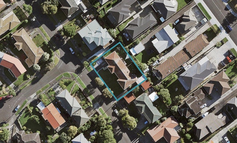2/12 Mersey Place, New Windsor, Auckland - Carousel 1