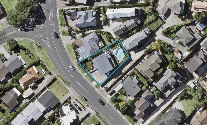 85 East Coast Road, Castor Bay, Auckland - Carousel 1
