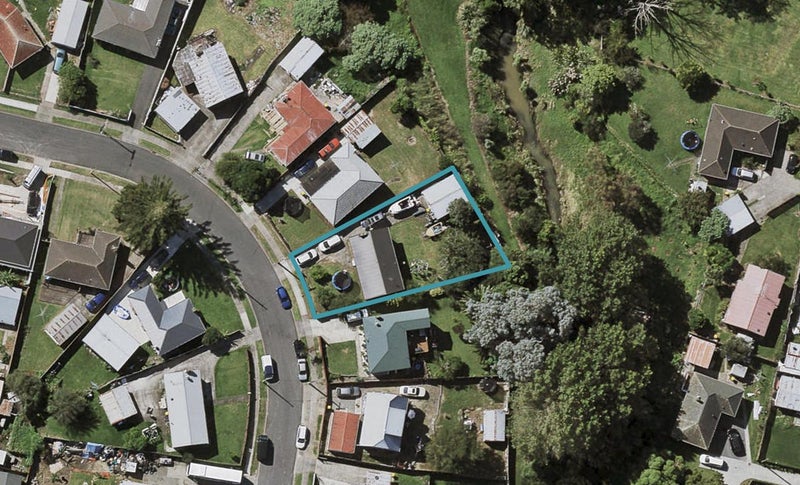 12 Williams Crescent, Otara, Auckland - Carousel 1
