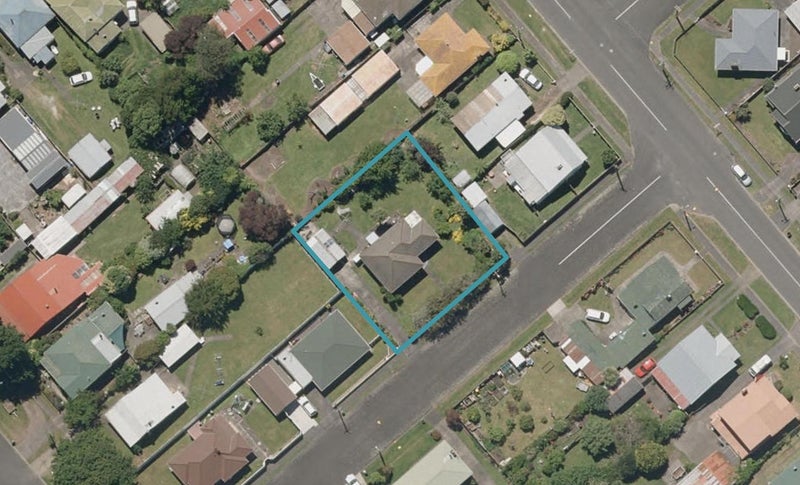 7 Collingwood Street, Whanganui East, Whanganui - Carousel 1