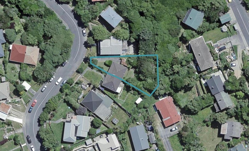 81 Sunshine Avenue, Karori, Wellington - Carousel 1