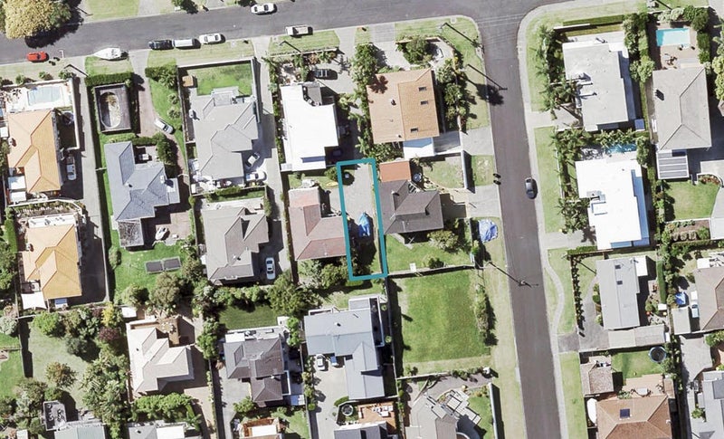 17B Beechwood Road, Rothesay Bay, Auckland - Carousel 1