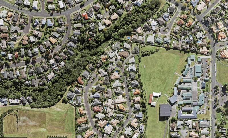 32A Vermeer Place, West Harbour, Auckland - Carousel 1