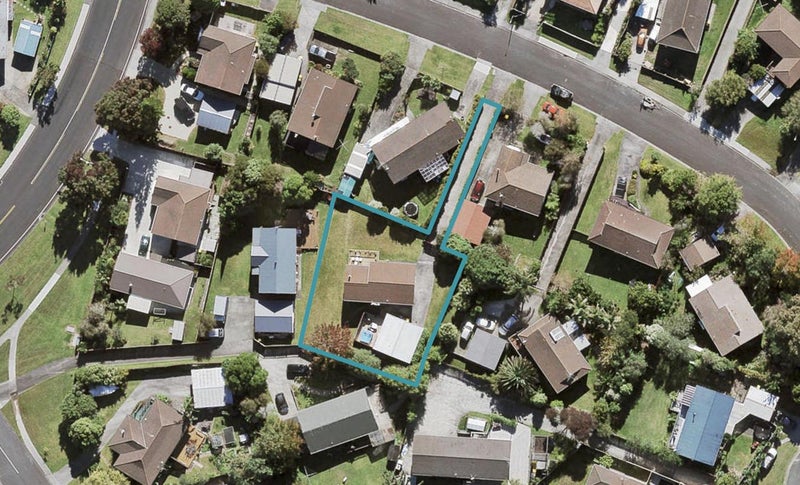 7 Pahi Place, West Harbour, Auckland - Carousel 1