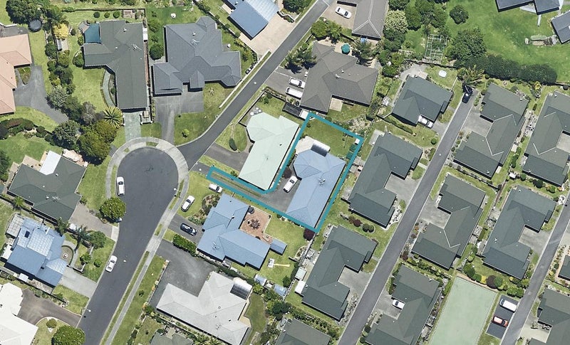 32 Elderton Avenue, Pyes Pa, Tauranga - Carousel 1
