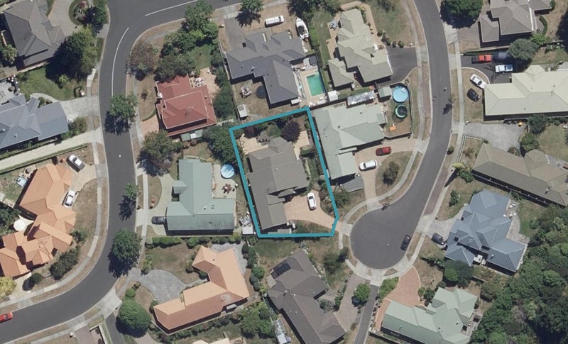 6 Makepeace Place, Flagstaff, Hamilton - Carousel 1