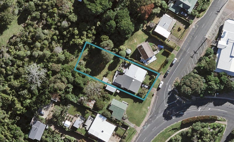 1/1 Korora Road, Waiheke Island, Auckland - Carousel 1