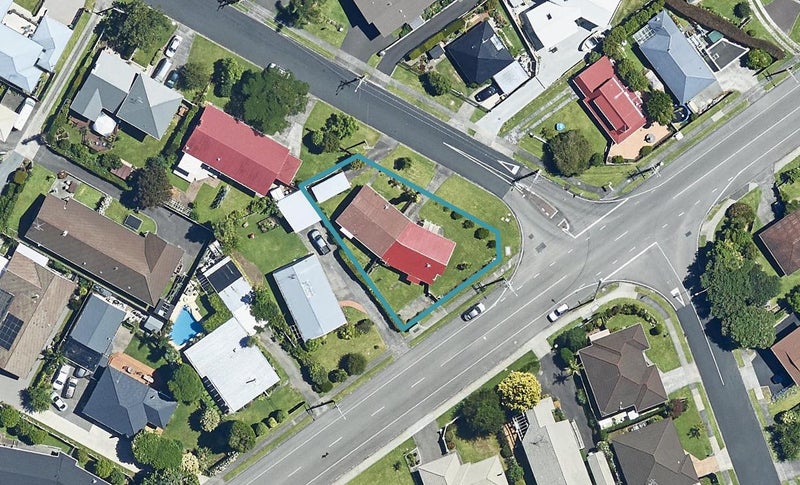 2 Smiths Road, Matua, Tauranga - Carousel 1