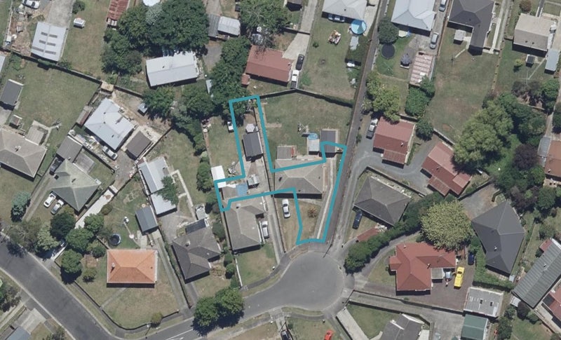 2/7 Perry Place, Bader, Hamilton - Carousel 1