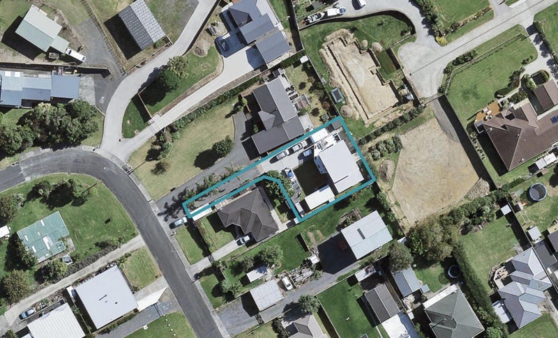 8 Keven Road, Pukekohe - Carousel 1