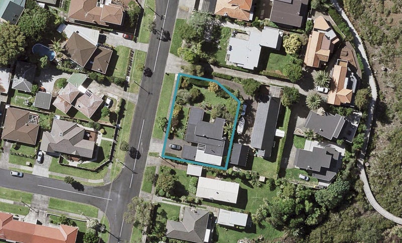 25 Tamaki Bay Drive, Pakuranga, Auckland - Carousel 1