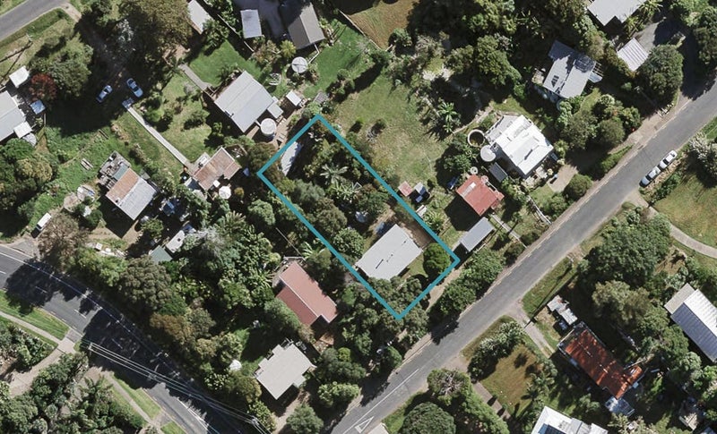 3 Jellicoe Parade, Surfdale, Waiheke Island - Carousel 1