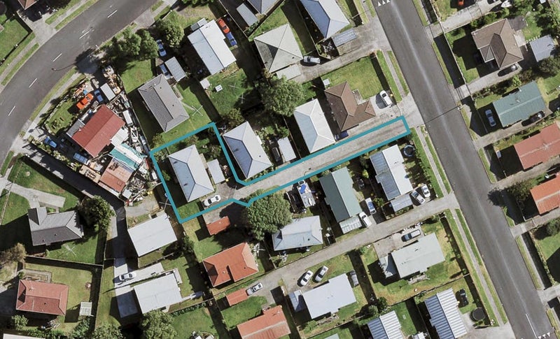 44 Barneys Farm Road, Clendon Park, Auckland - Carousel 1