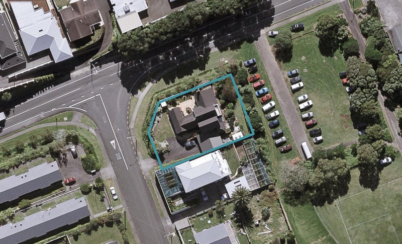 3 Doone Street, Lynmouth, New Plymouth - Carousel 1