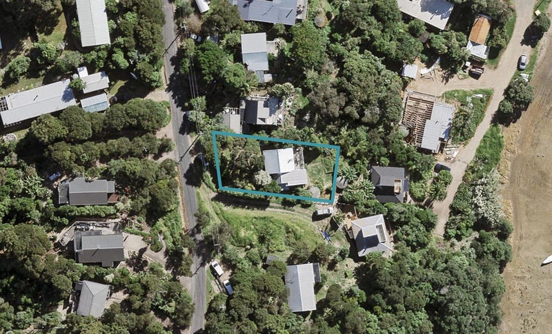 16 Albert Crescent, Ostend, Waiheke Island - Carousel 1