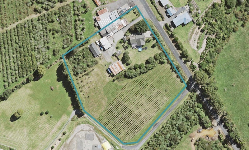 39 Shaw Road, Oratia, Auckland - Carousel 1