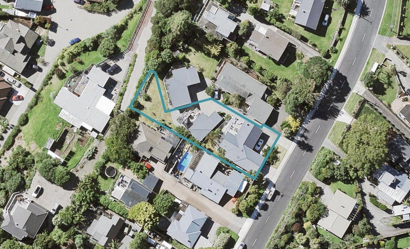 18 View Road, Shelly Park, Auckland - Carousel 1