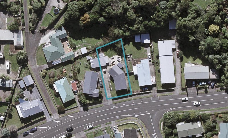 40 Cumberland Street, Merrilands, New Plymouth - Carousel 1