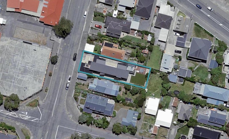 11 Falkirk Avenue, Seatoun, Wellington - Carousel 1