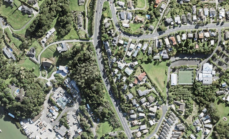 318 Whangaparaoa Road, Stanmore Bay, Whangaparaoa - Carousel 1