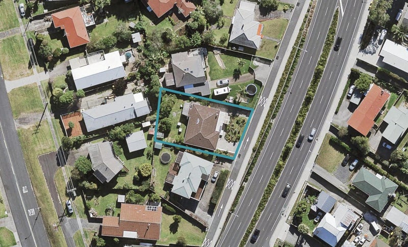 526 Glenfield Road, Glenfield, Auckland - Carousel 1