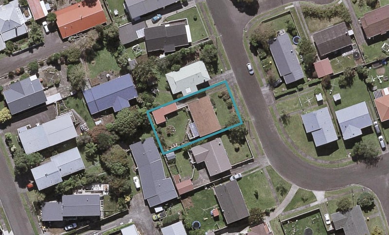 18 Trelawney Crescent, Westown, New Plymouth - Carousel 1