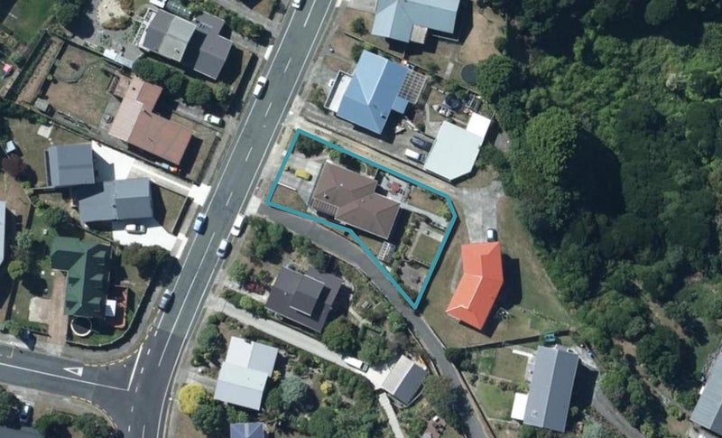 116 Gloaming Hill, Titahi Bay, Porirua - Carousel 1