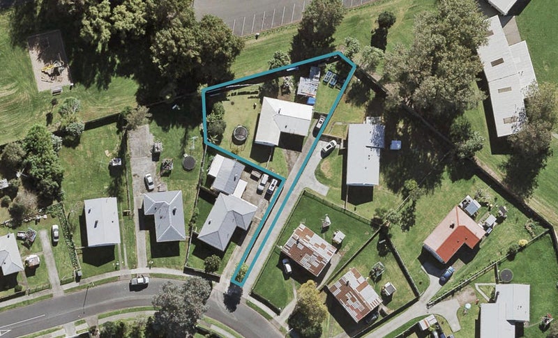 33 Comet Crescent, Mangere, Auckland - Carousel 1