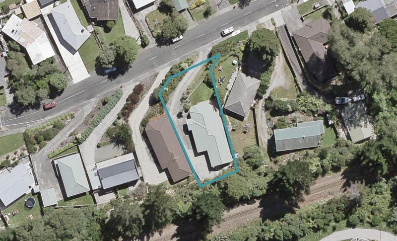8 Hillside Drive, Maoribank, Upper Hutt - Carousel 1