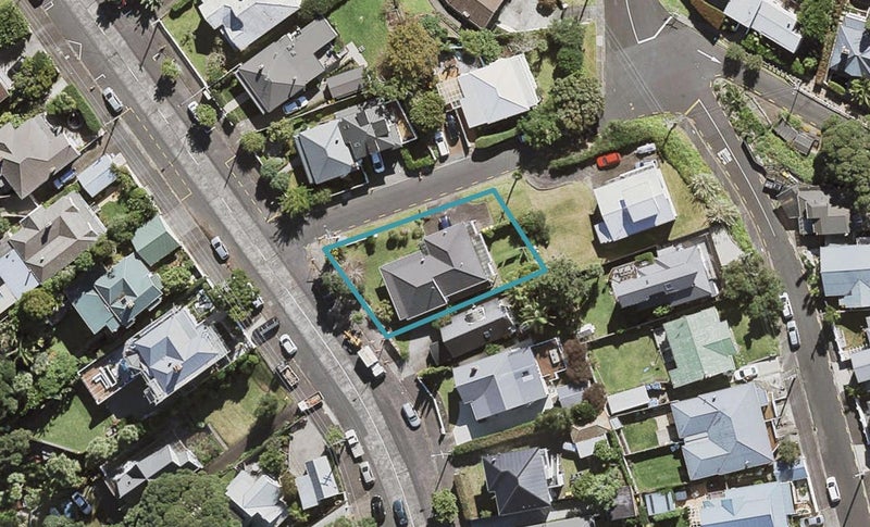 83 Queen Street, Northcote Point, Auckland - Carousel 1