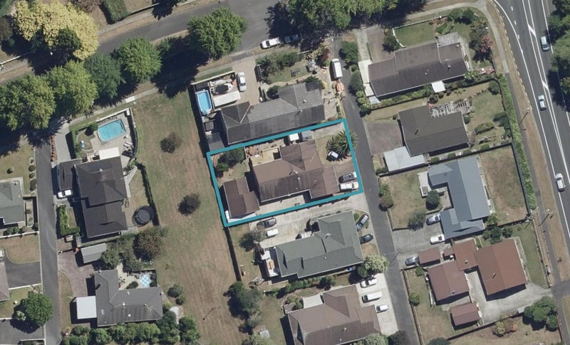 5 Brookview Court, Queenwood, Hamilton - Carousel 1