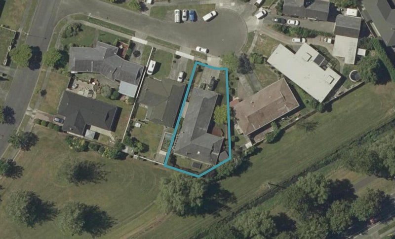 9 Gainsborough Grove, Highbury, Palmerston North - Carousel 1