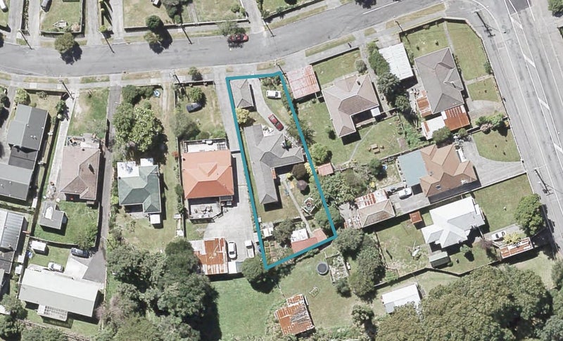 5 Gibbs Crescent, Wainuiomata, Lower Hutt - Carousel 1