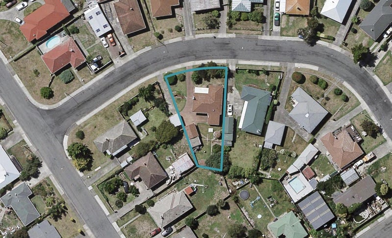 1205 Norfolk Crescent, Mayfair, Hastings - Carousel 1
