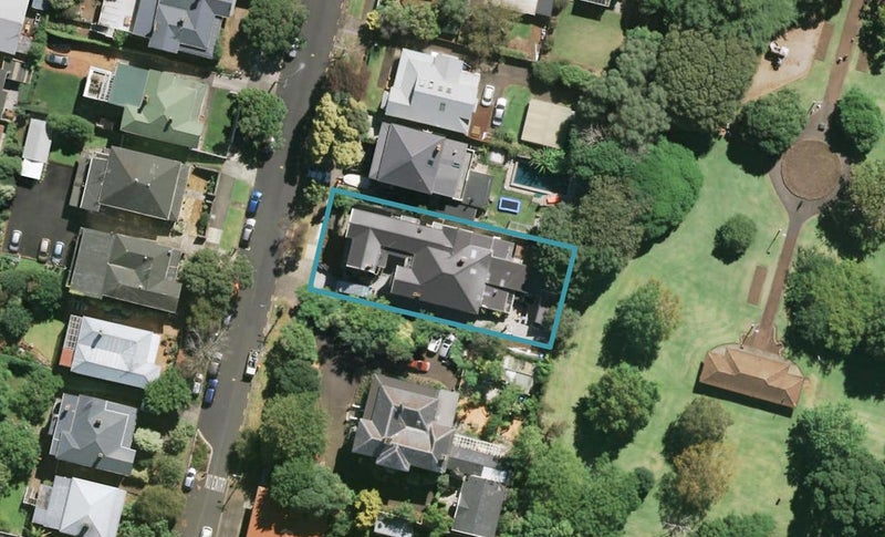 20 Huntly Avenue, Grafton, Auckland - Carousel 1