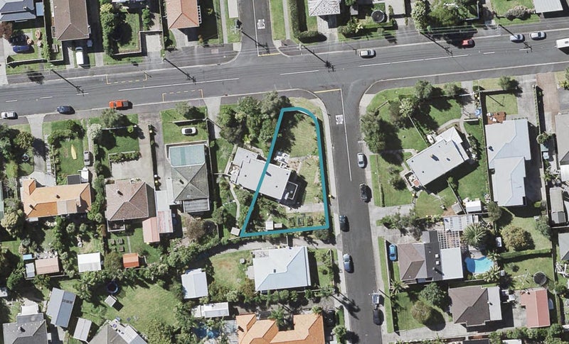 55 Old Lake Road, Narrow Neck, Auckland - Carousel 1
