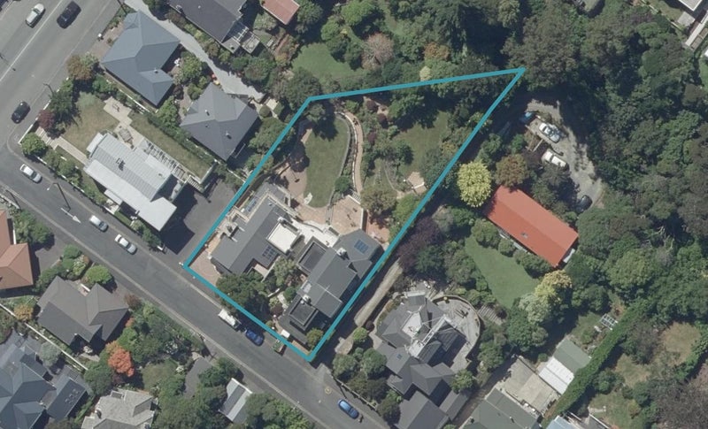 32 Burwood Avenue, Maori Hill, Dunedin - Carousel 1