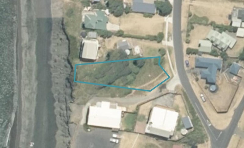 5 Ocean View Road, Port Waikato, Port Waikato - Carousel 1