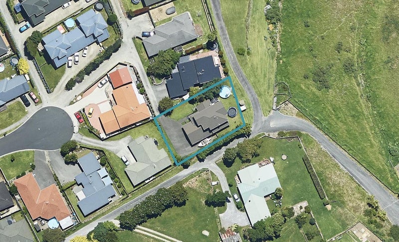 18 Maggie Place, Ohauiti, Tauranga - Carousel 1