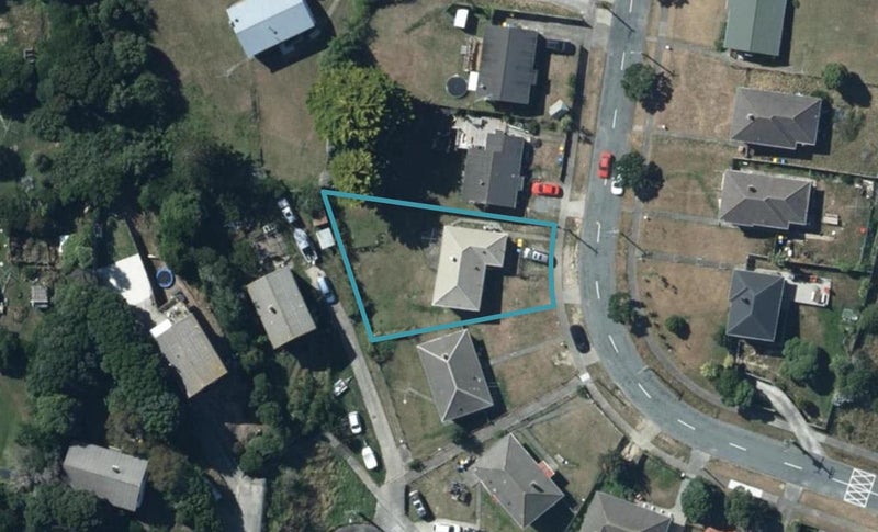 22 Taupiri Crescent, Titahi Bay, Porirua - Carousel 1