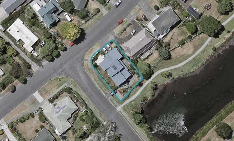 186 Tutere Street, Waikanae Beach, Waikanae - Carousel 1