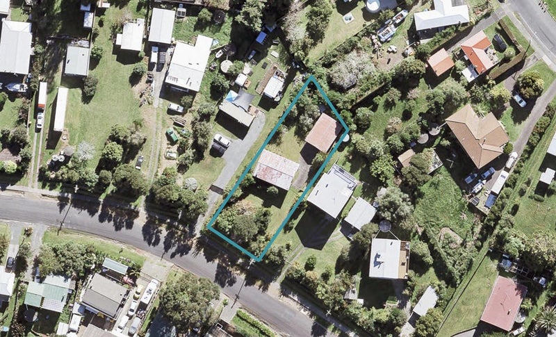 31 Bays Road, Ōrere Point - Carousel 1