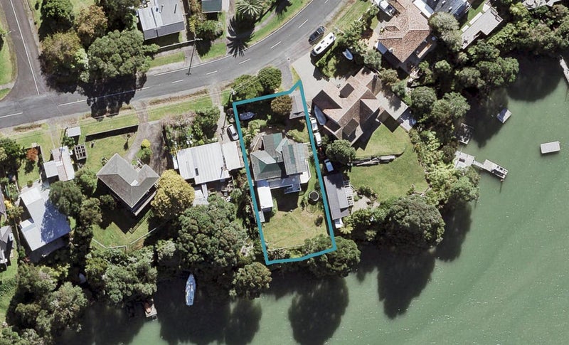 79 Ferry Parade, Herald Island, Auckland - Carousel 1