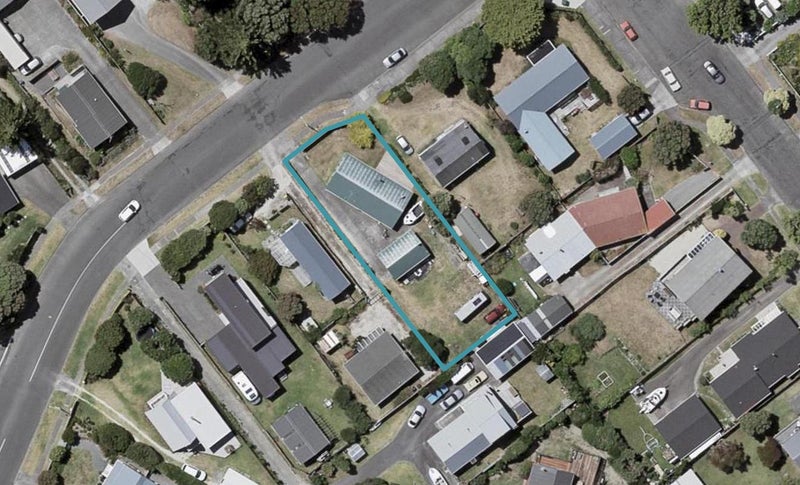 132 Tutere Street, Waikanae Beach, Waikanae - Carousel 1