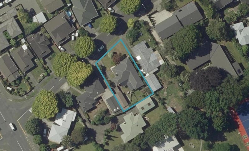 8 Churchill Avenue, Hokowhitu, Palmerston North - Carousel 1