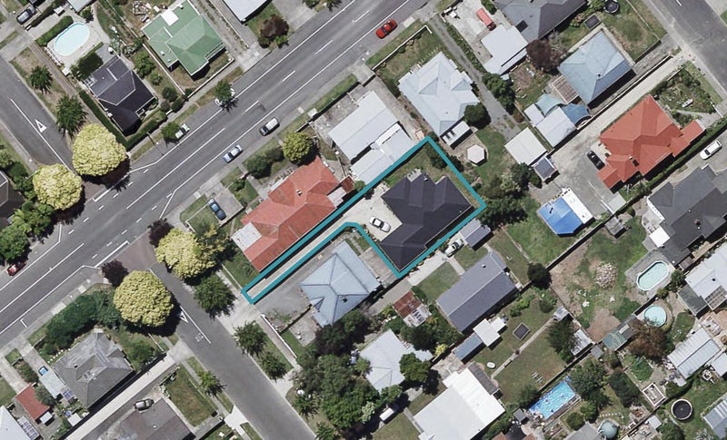 711A Queen Street West, Saint Leonards, Hastings - Carousel 1