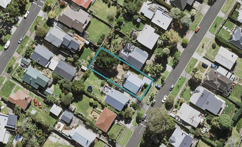27 Huntingtree Avenue, Sandringham, Auckland - Carousel 1