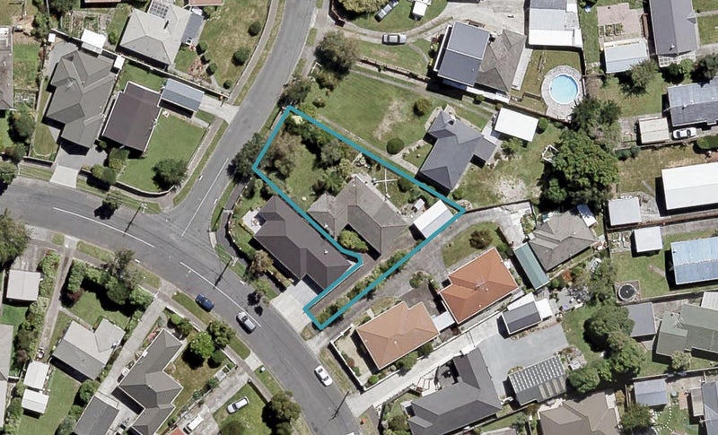 65 Fraser Crescent, Elderslea, Upper Hutt - Carousel 1