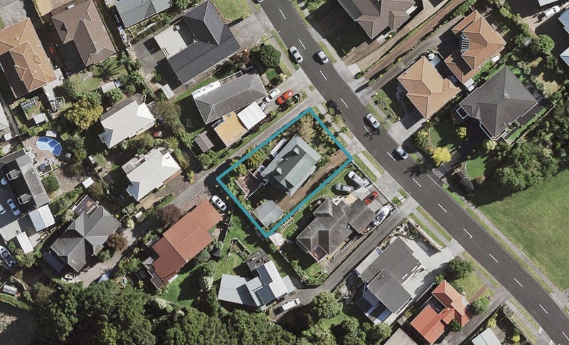 13 Calluna Crescent, Totara Heights, Auckland - Carousel 1