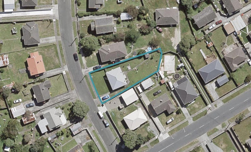 2 Lockwood Crescent, Taita, Lower Hutt - Carousel 1